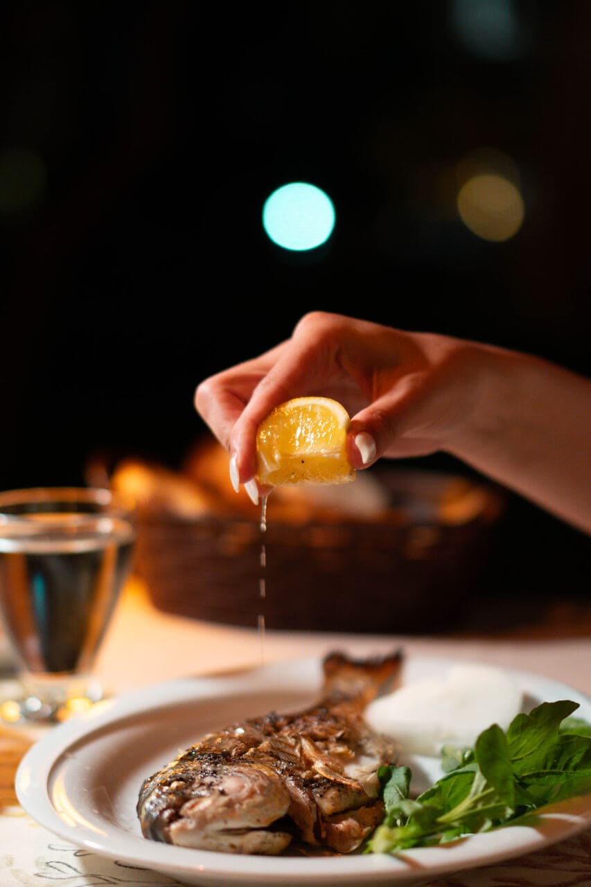 Balığa limon