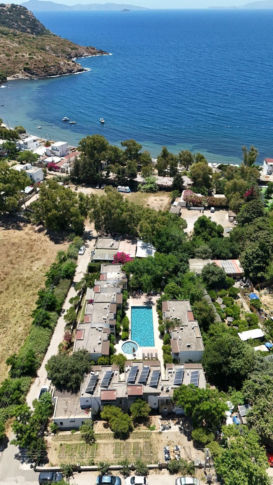 Otel ve koy — havadan